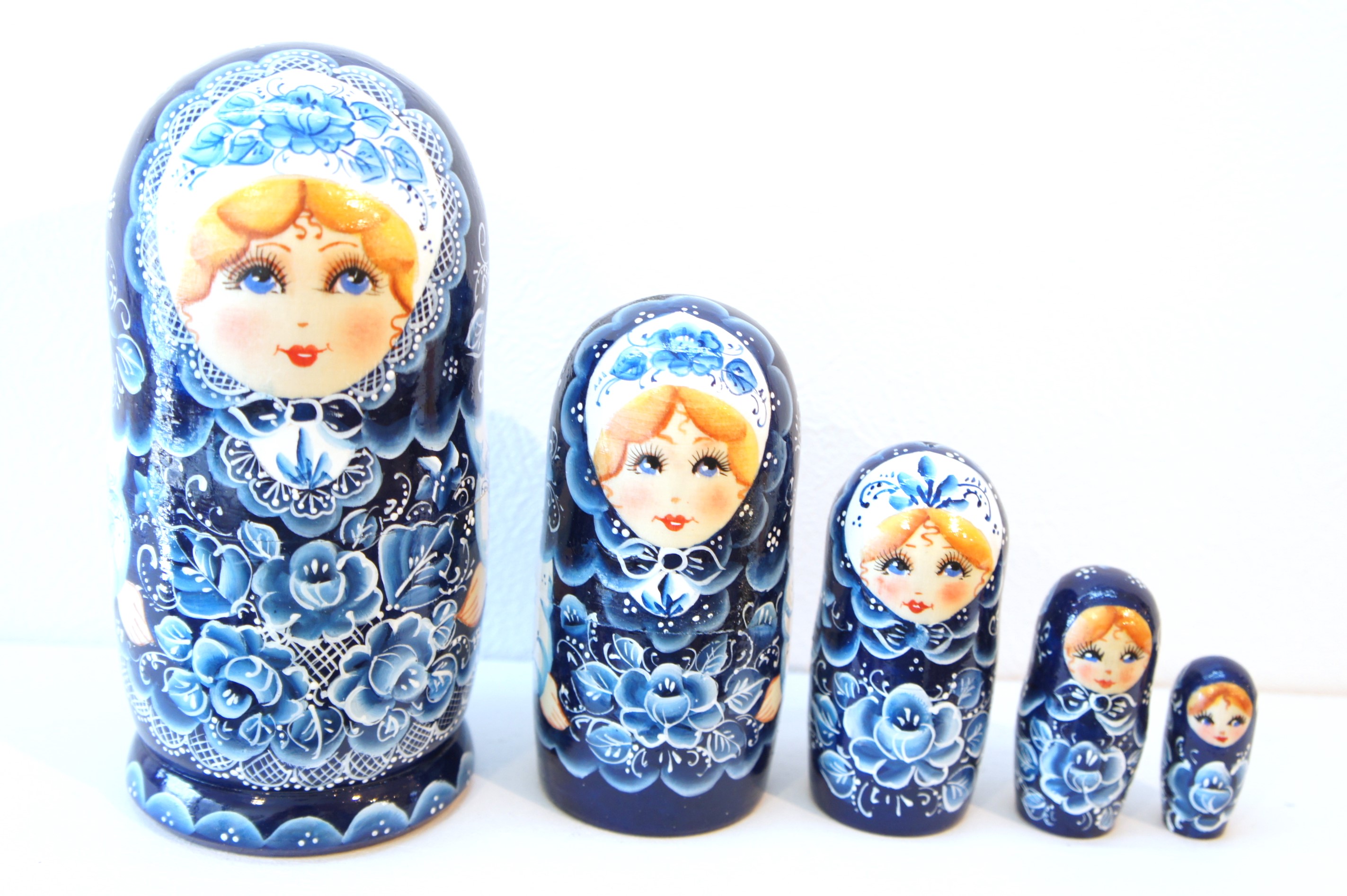 秋の感謝セール♪ロシア民族衣装起き上がりこぼし♪ココシニク グースマトリョーシカ マトリョーシカ ロシア民芸品 作家もの ワーリャ・ダロフェエワ ロシア