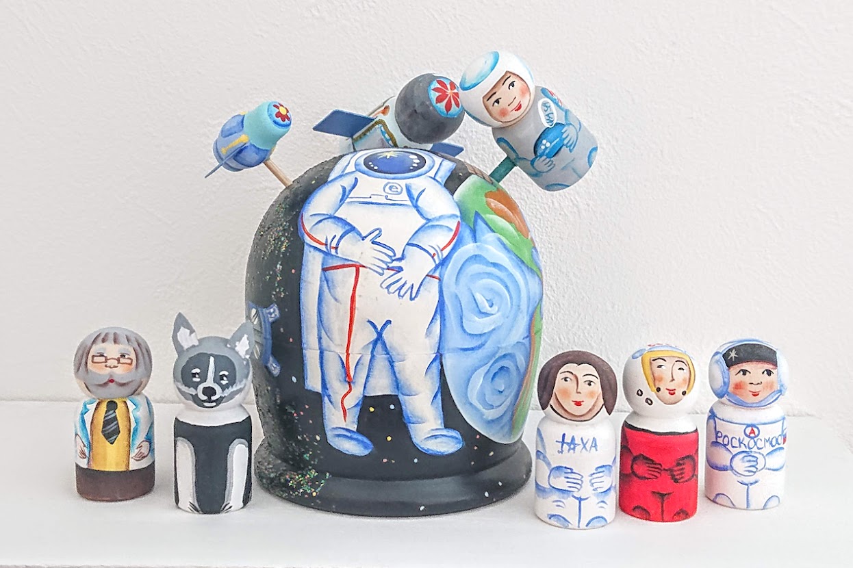 ニキーチン工房作 「宇宙旅行」ドーム型マトリョーシカ(S) 8+1