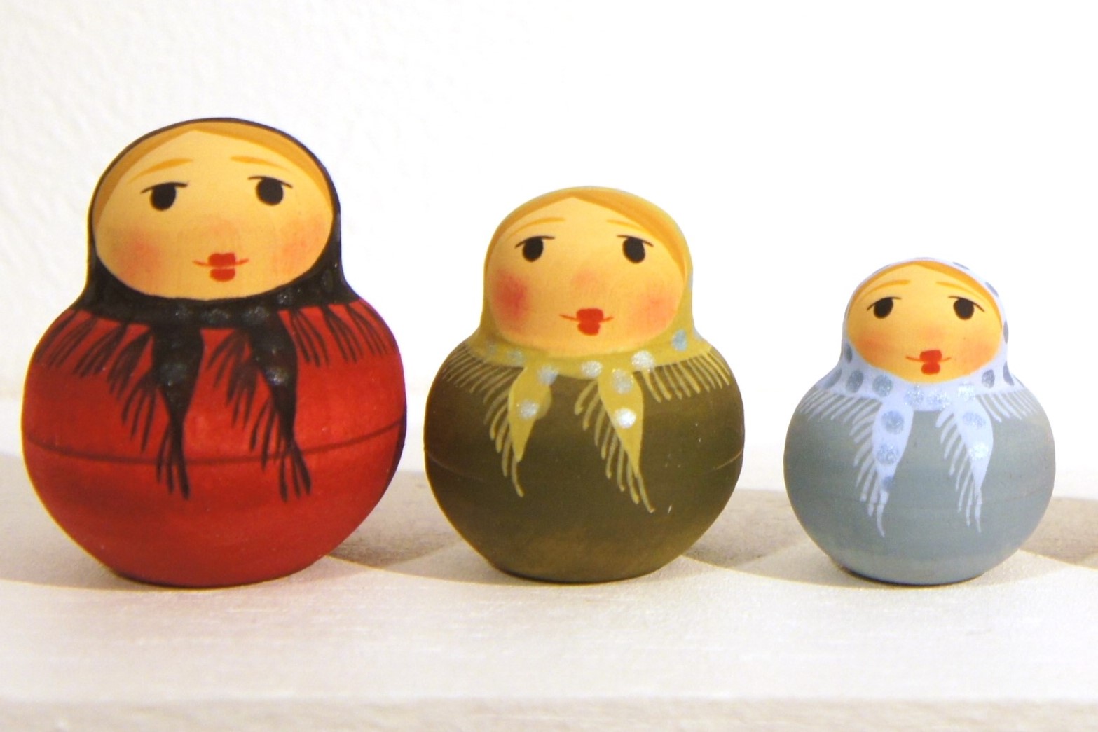 オリガ・ラバーナヴァ作 カラフル！ダルマ型ミニマトリョーシカ 9